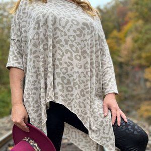 LEOPARD BOAT-NECK HALF SLEEVE TOP